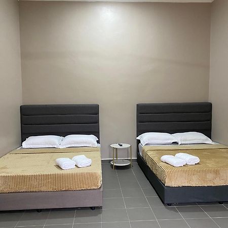 Sasuka Guesthouse Marang Esterno foto