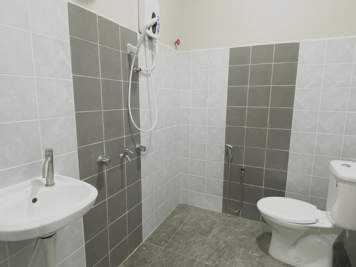 Sasuka Guesthouse Marang Esterno foto