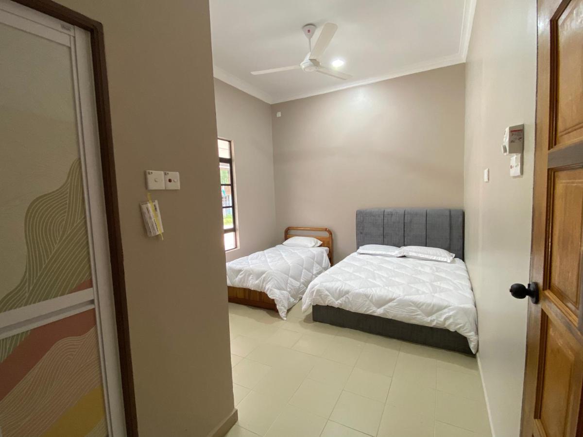 Sasuka Guesthouse Marang Esterno foto