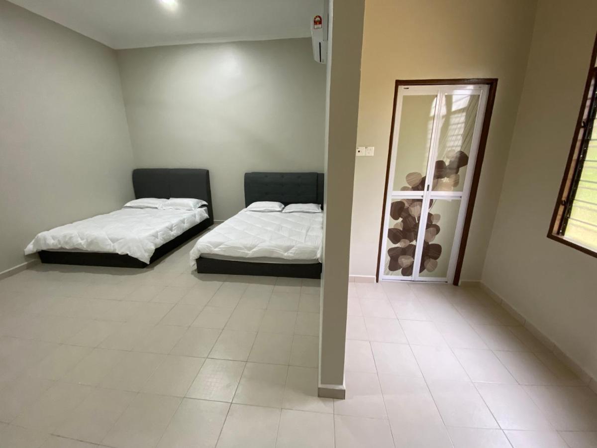 Sasuka Guesthouse Marang Esterno foto