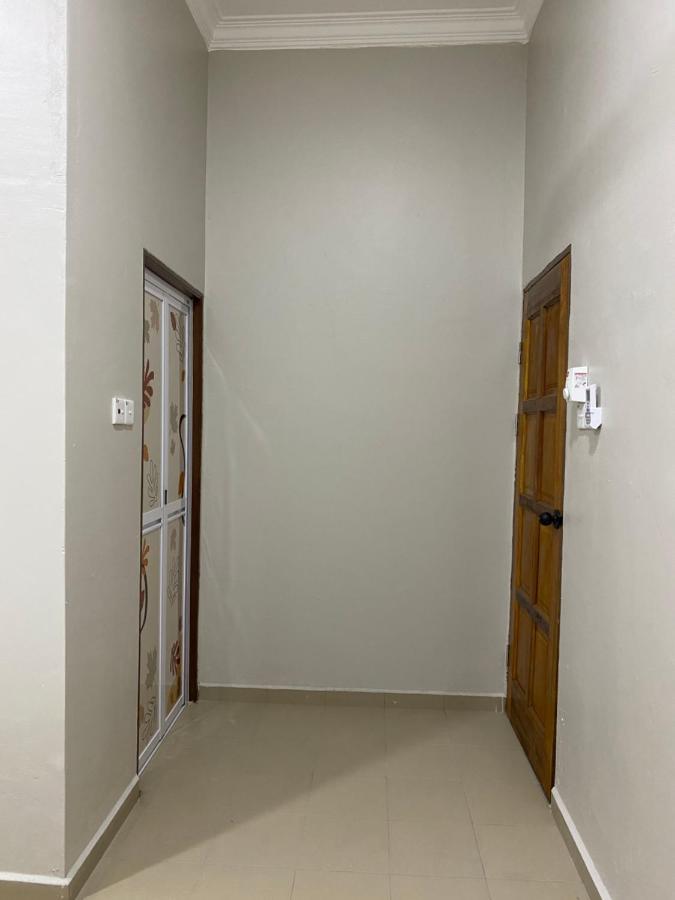 Sasuka Guesthouse Marang Esterno foto