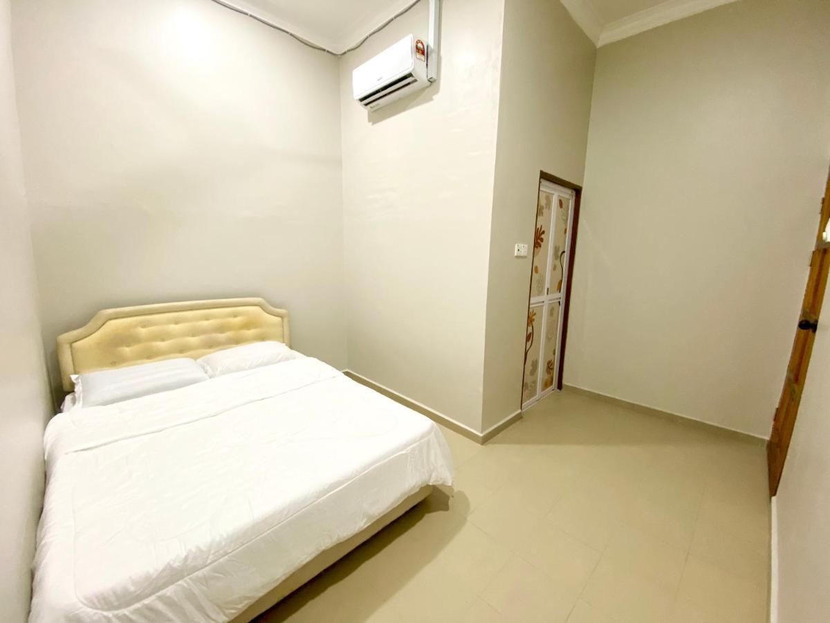 Sasuka Guesthouse Marang Esterno foto