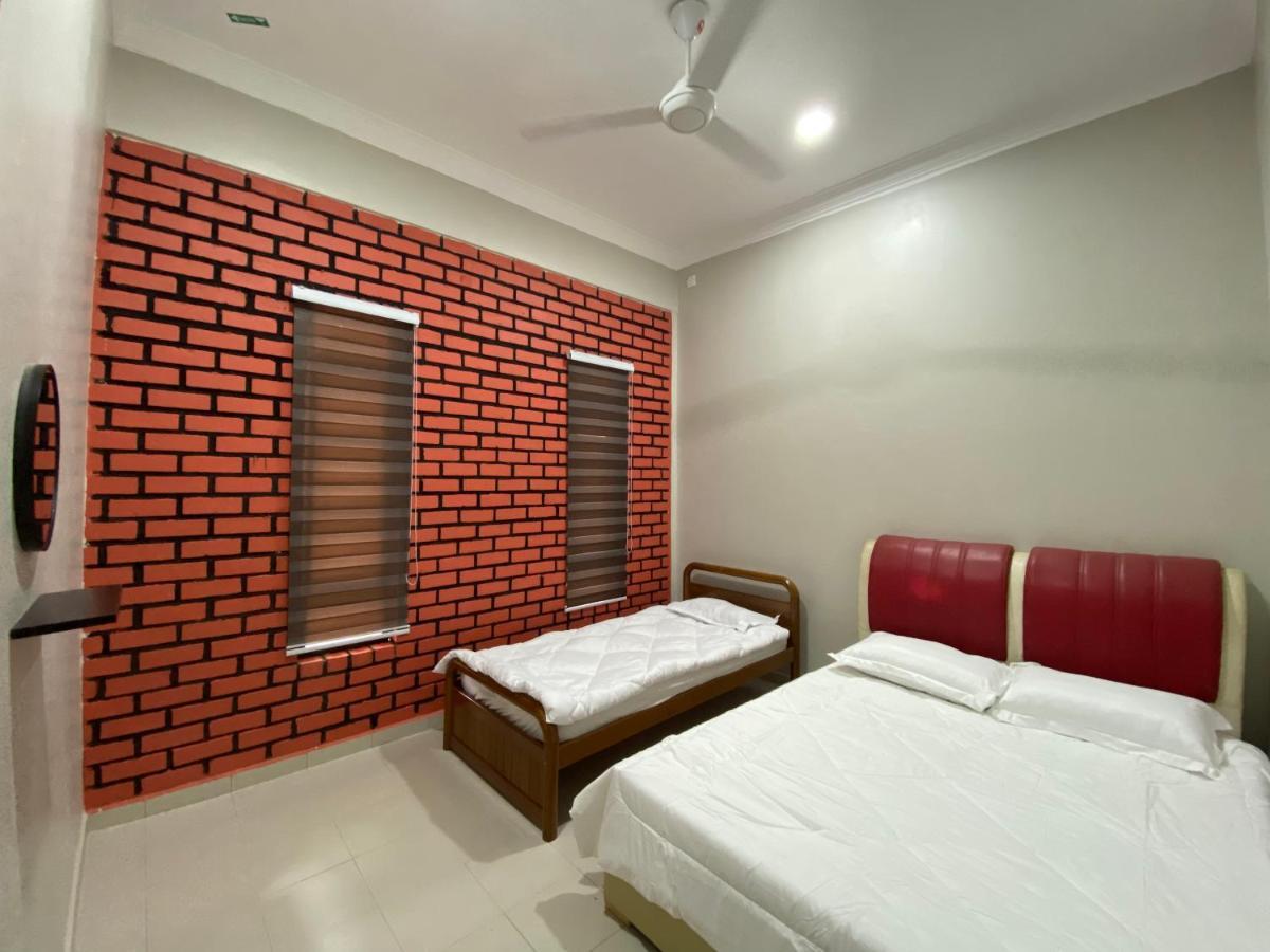 Sasuka Guesthouse Marang Esterno foto