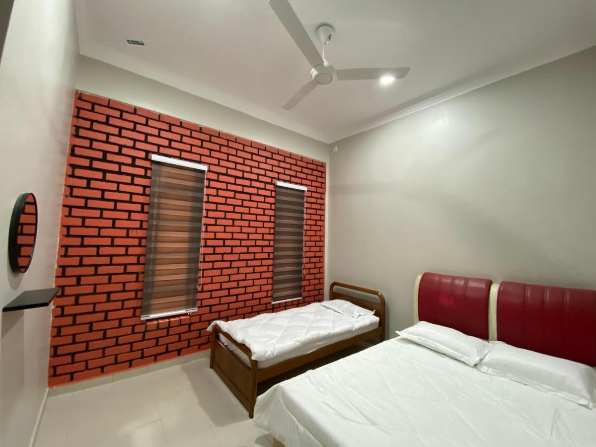Sasuka Guesthouse Marang Esterno foto