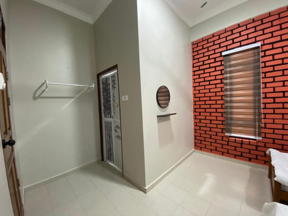 Sasuka Guesthouse Marang Esterno foto