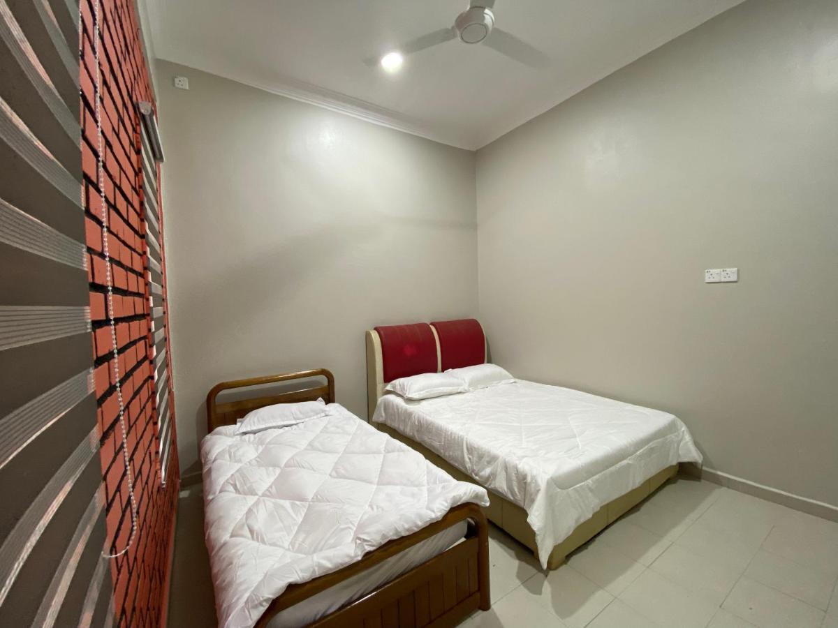 Sasuka Guesthouse Marang Esterno foto
