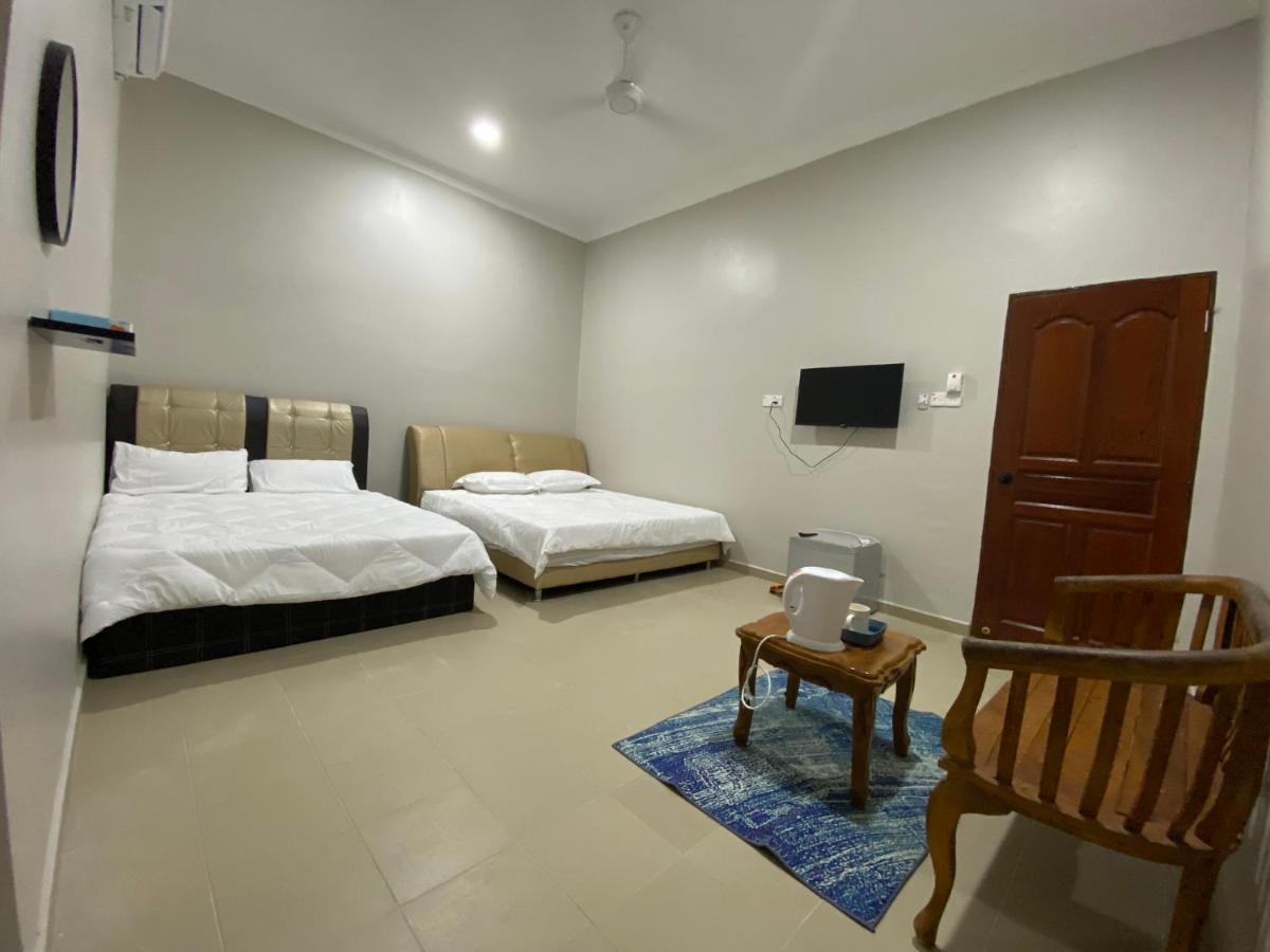 Sasuka Guesthouse Marang Esterno foto