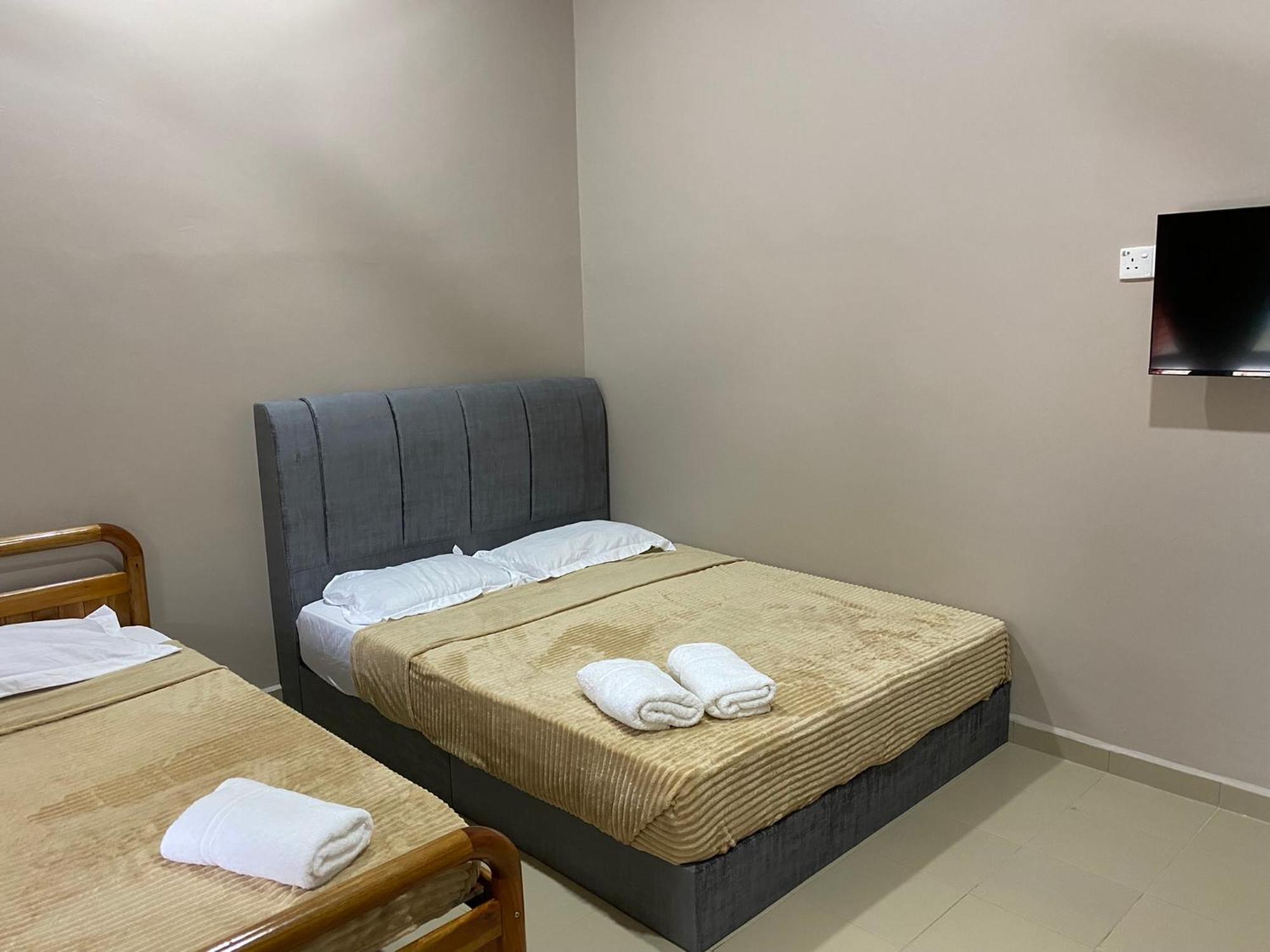 Sasuka Guesthouse Marang Esterno foto